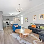 4Br Mid-City House With Pool Modern & Spacious