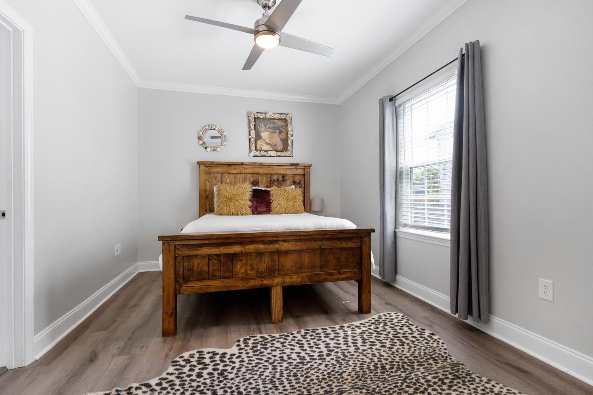 Holiday home 4br Mid-city House With Pool Modern & Spacious *