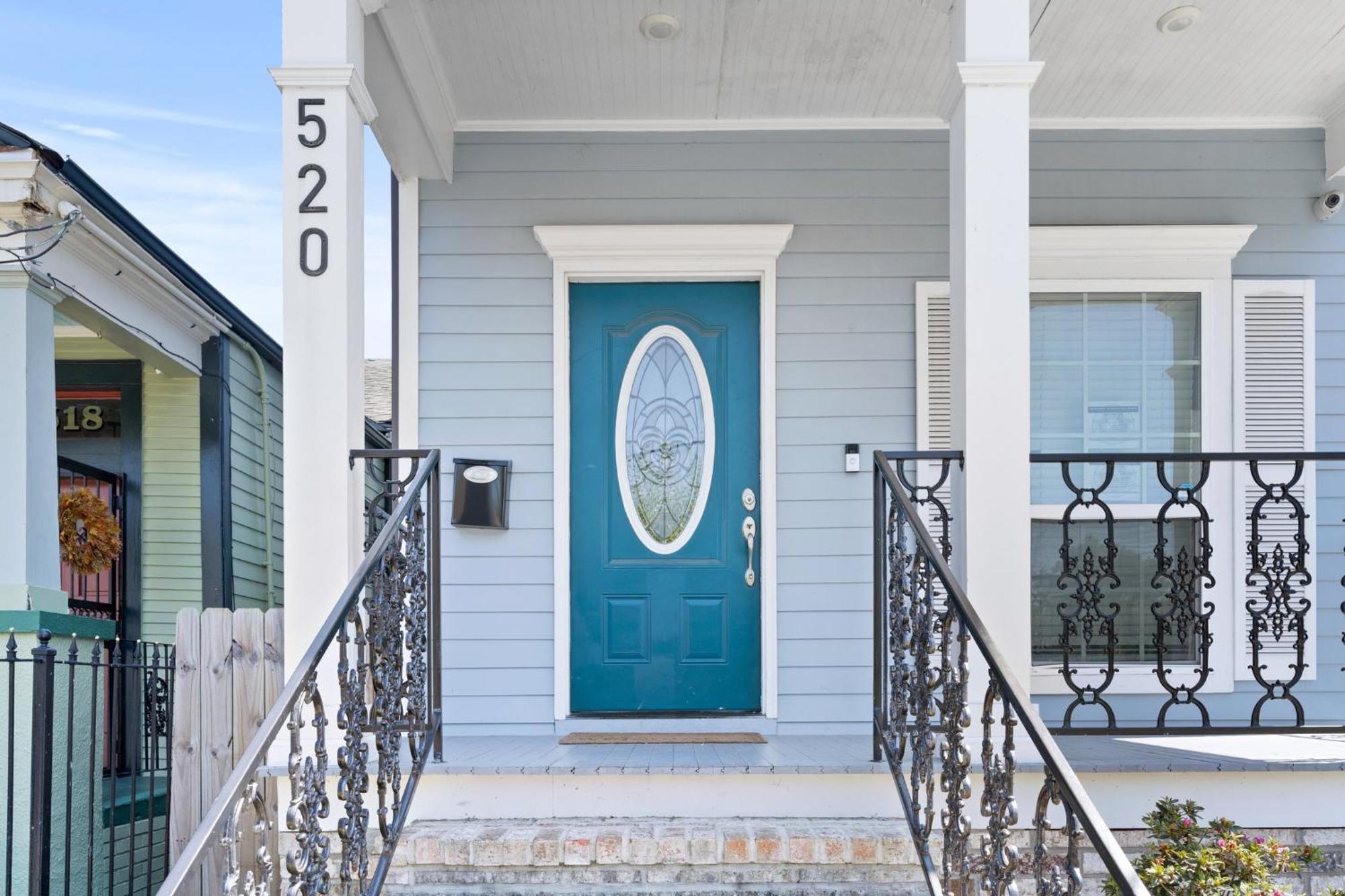 4br Mid-city House With Pool Modern & Spacious Holiday home *